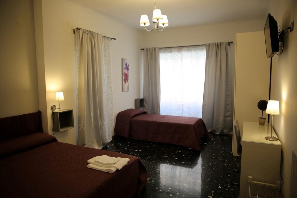 Bb Roma Centroest Bed & Breakfast - Rome — Photos 1